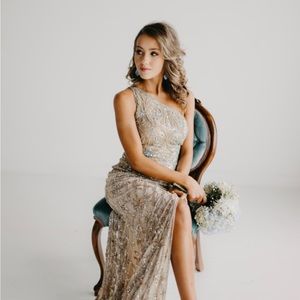 Meet your Posher, Jada